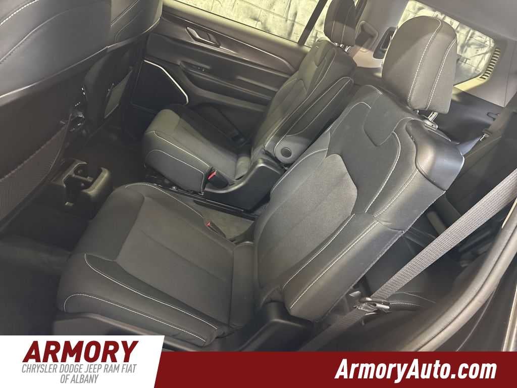 2021 Jeep Grand Cherokee L Laredo