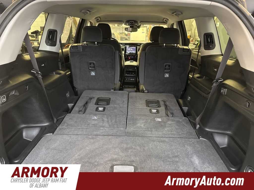 2021 Jeep Grand Cherokee L Laredo