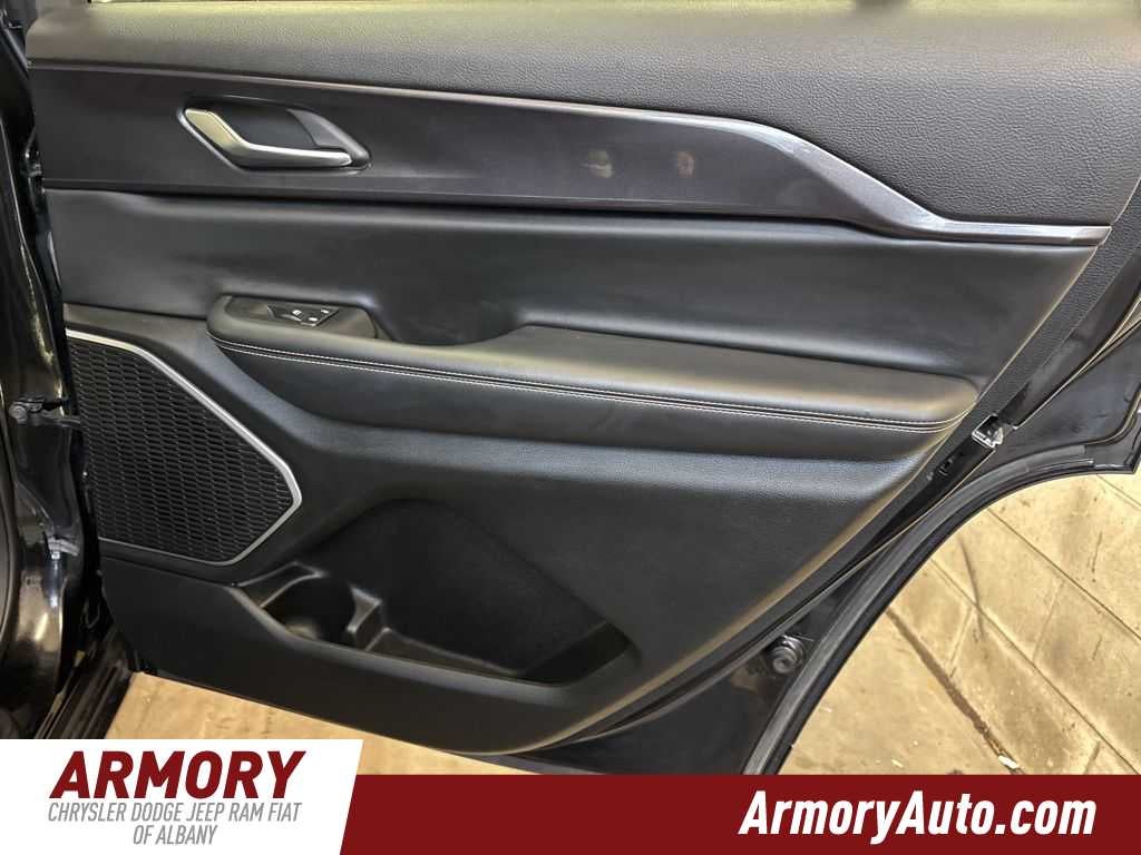 2021 Jeep Grand Cherokee L Laredo