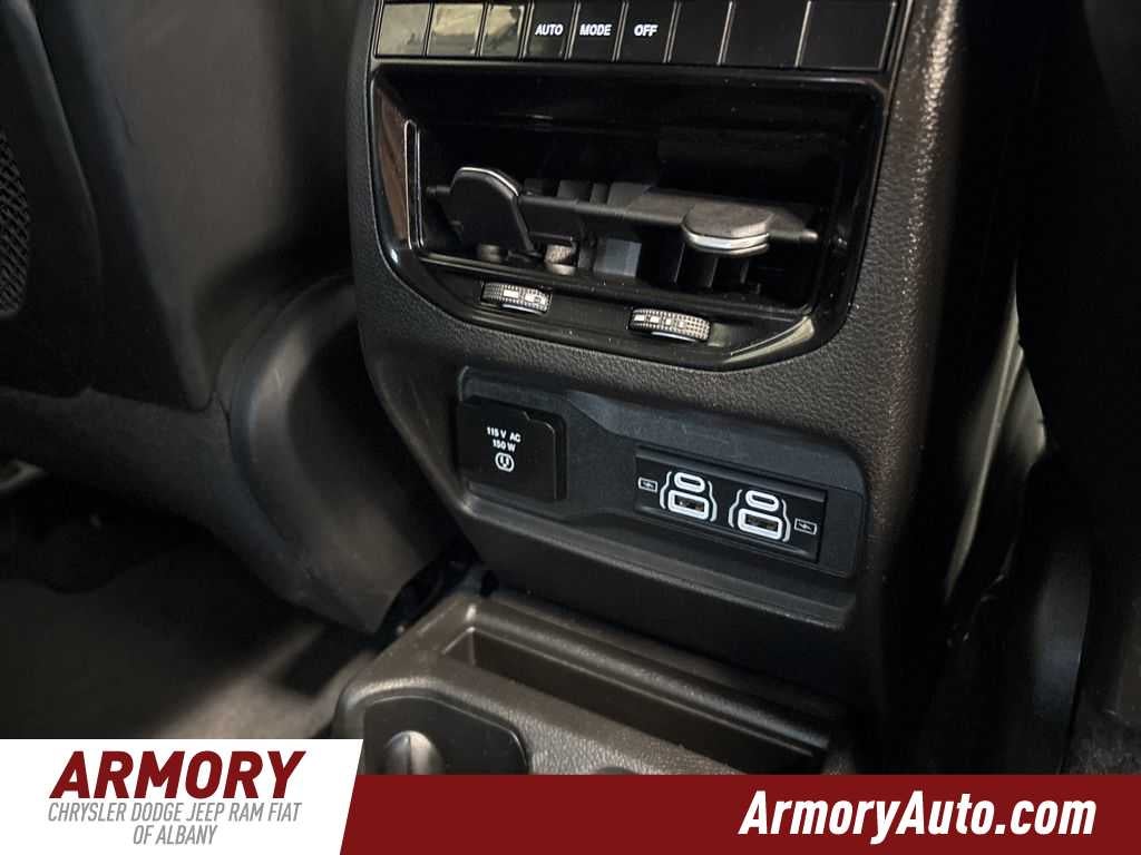 2021 Jeep Grand Cherokee L Laredo