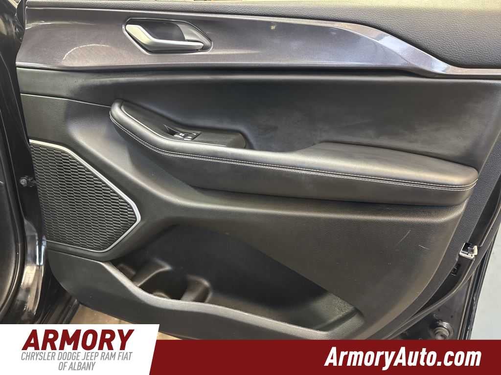 2021 Jeep Grand Cherokee L Laredo