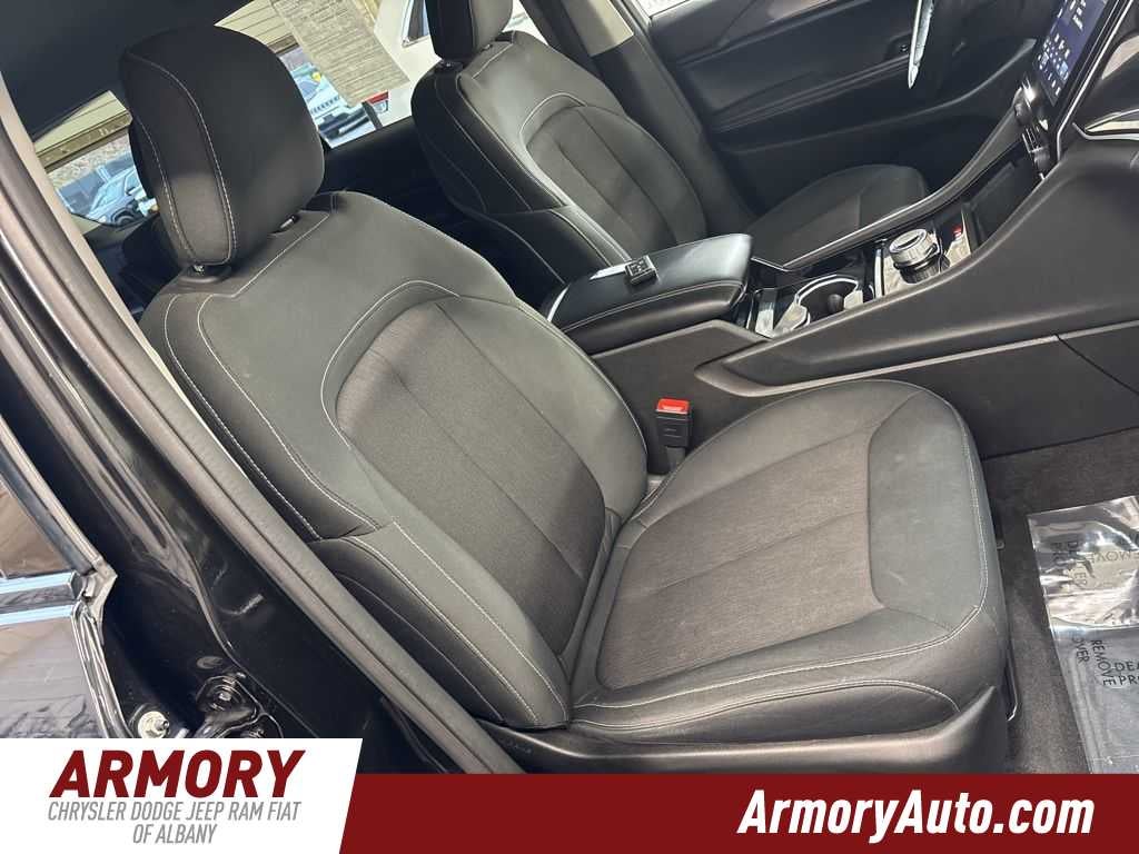 2021 Jeep Grand Cherokee L Laredo