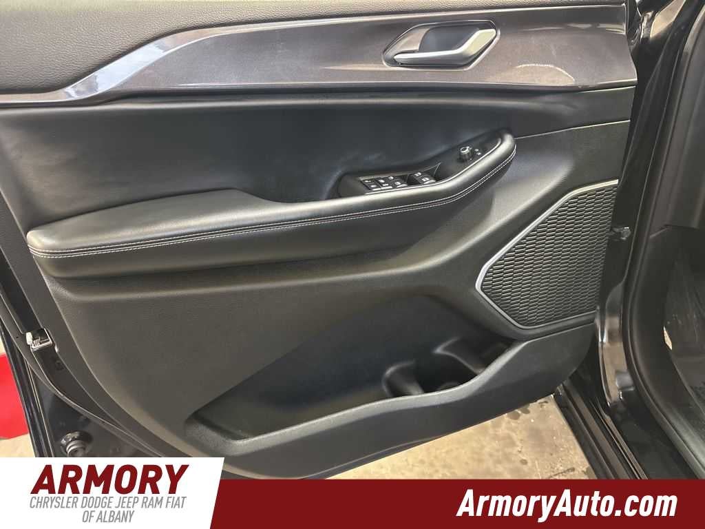 2021 Jeep Grand Cherokee L Laredo