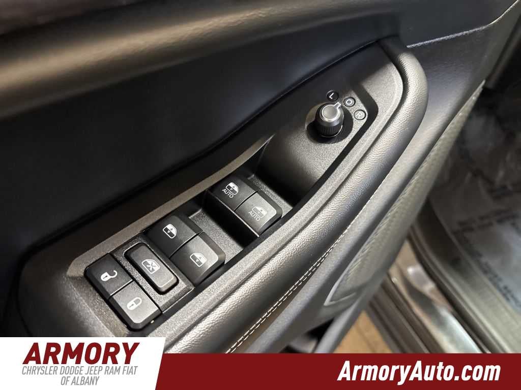 2021 Jeep Grand Cherokee L Laredo