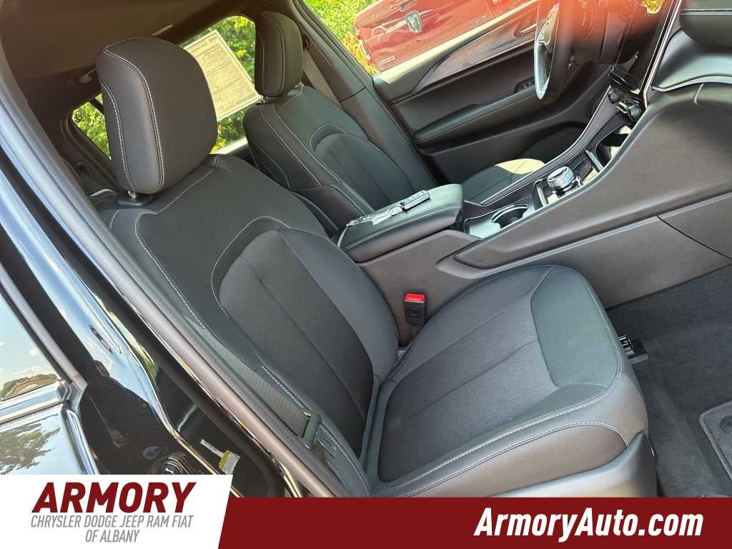 2025 Jeep Grand Cherokee L Laredo X