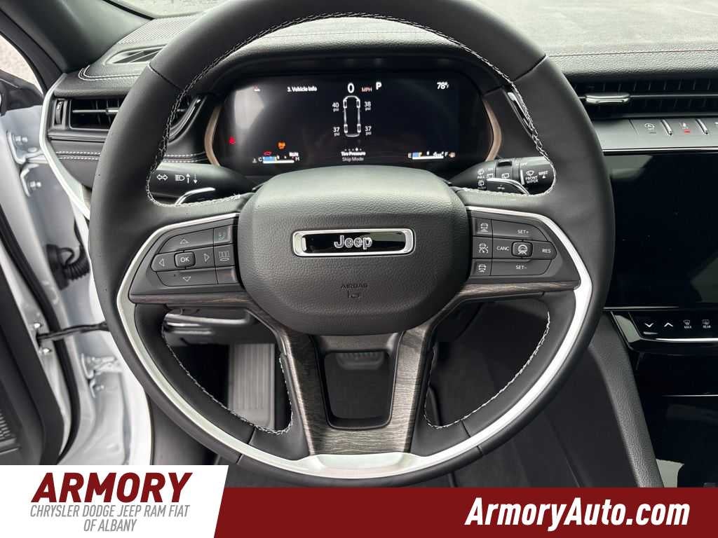 2027 Jeep Grand Cherokee L Laredo Altitude