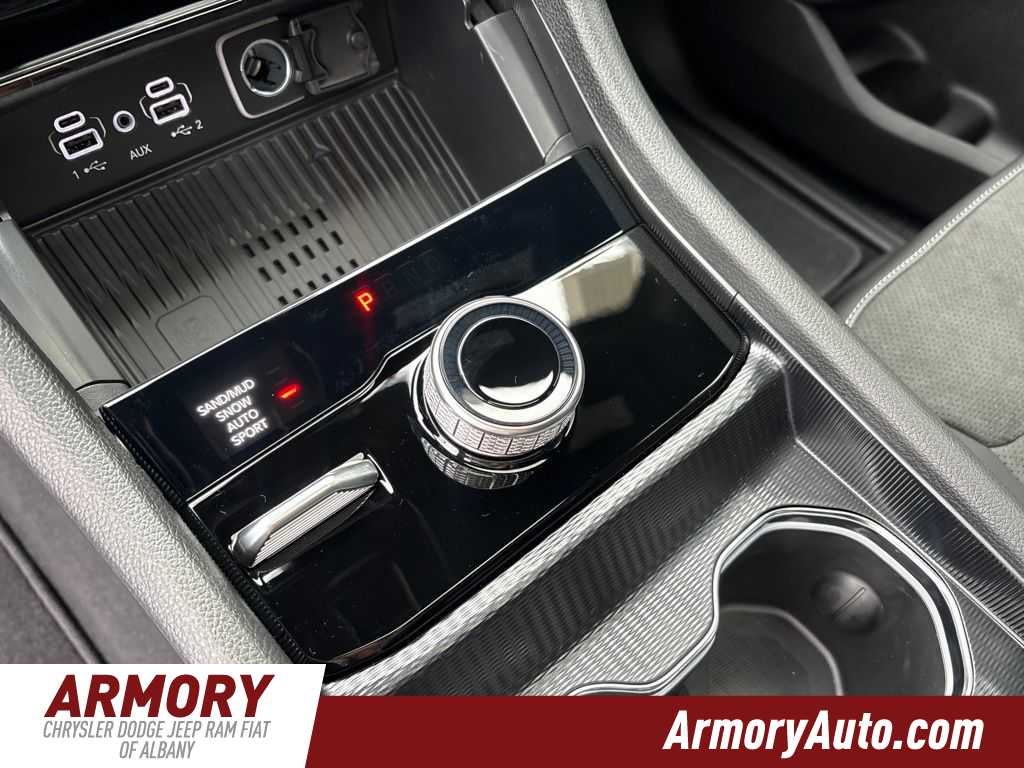 2027 Jeep Grand Cherokee L Laredo Altitude