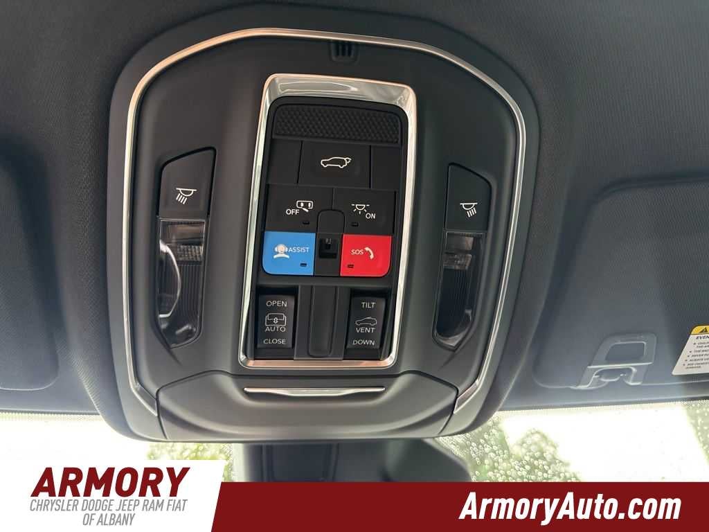 2027 Jeep Grand Cherokee L Laredo Altitude