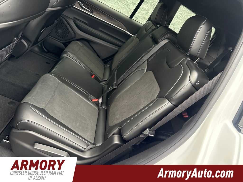 2027 Jeep Grand Cherokee L Laredo Altitude