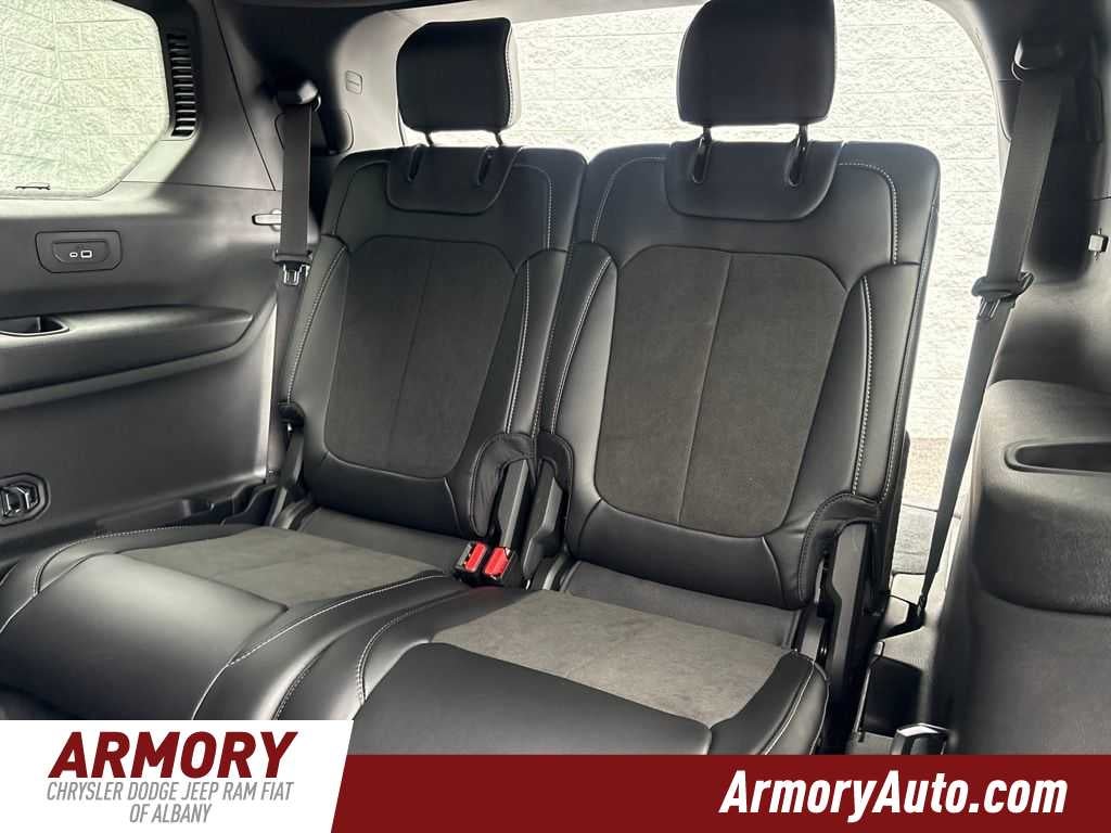 2027 Jeep Grand Cherokee L Laredo Altitude