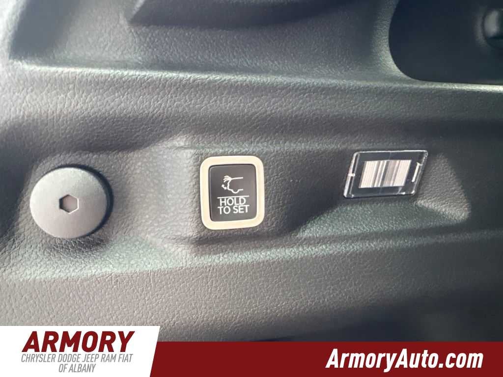 2027 Jeep Grand Cherokee L Laredo Altitude