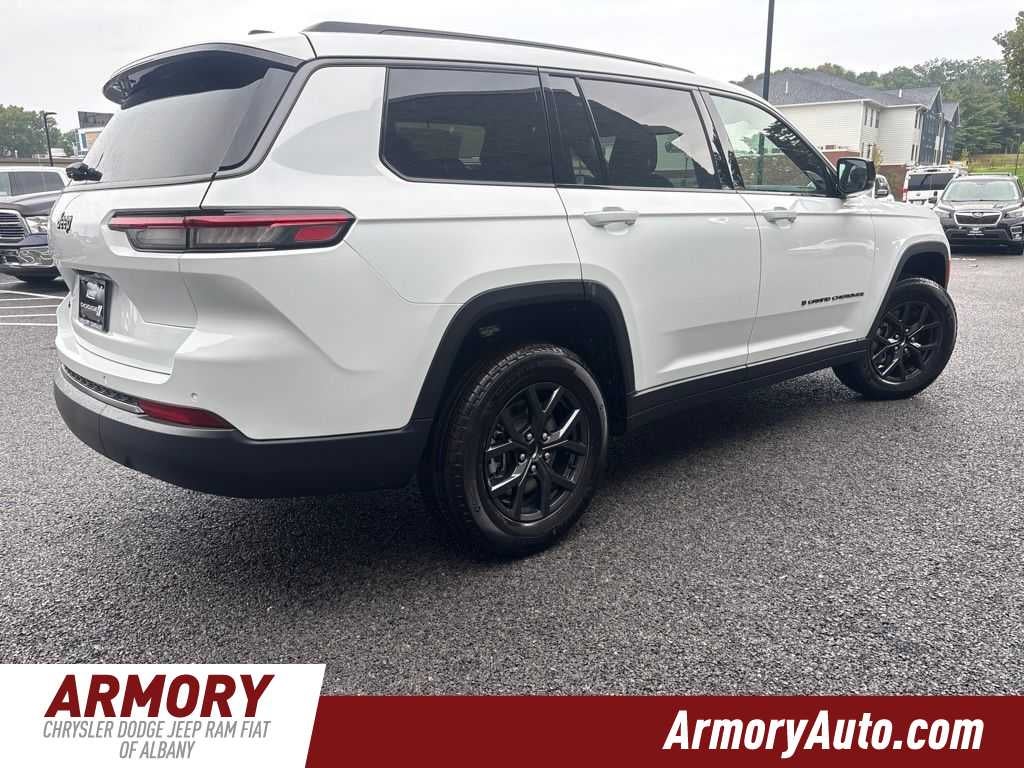 2027 Jeep Grand Cherokee L Laredo Altitude