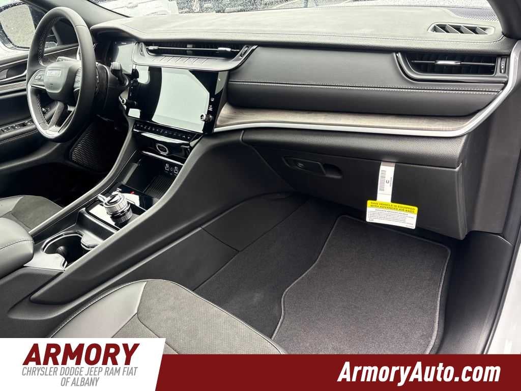 2027 Jeep Grand Cherokee L Laredo Altitude