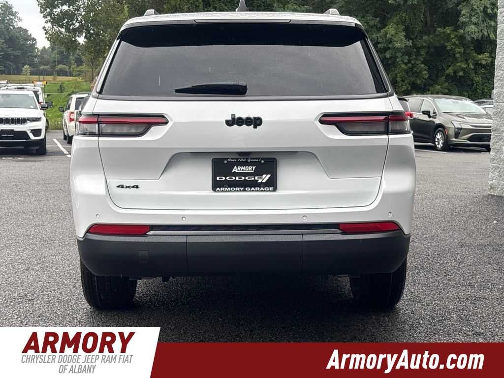 2027 Jeep Grand Cherokee L Laredo Altitude