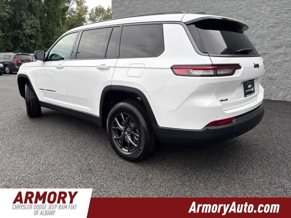 2027 Jeep Grand Cherokee L Laredo Altitude