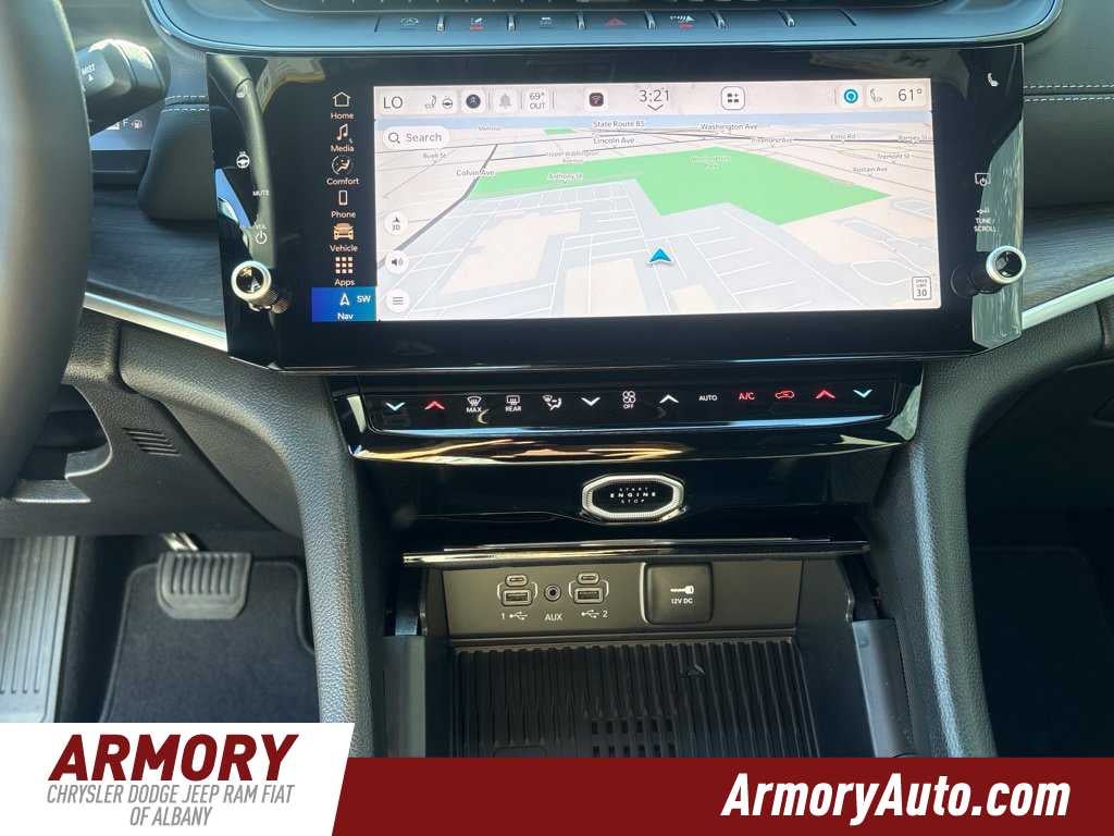 2027 Jeep Grand Cherokee Laredo Altitude