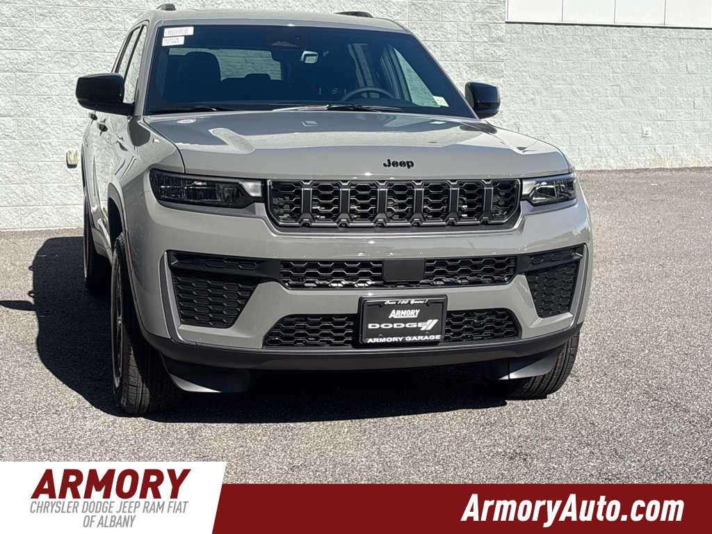 2027 Jeep Grand Cherokee Laredo Altitude