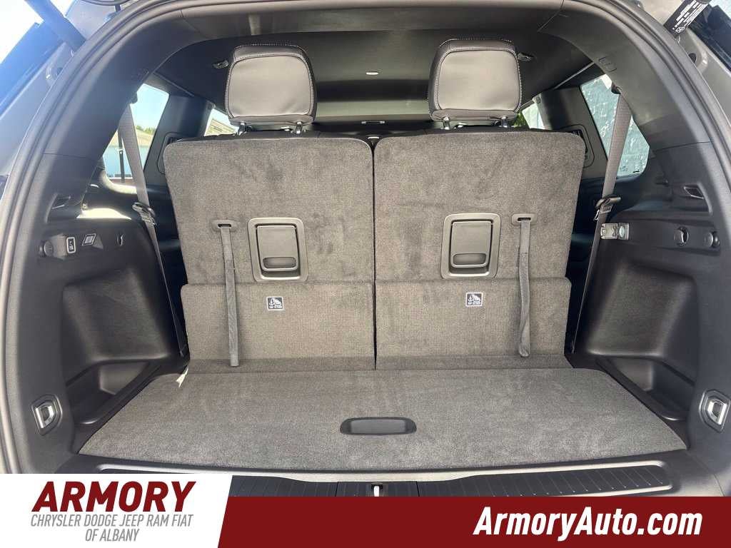 2027 Jeep Grand Cherokee Laredo Altitude