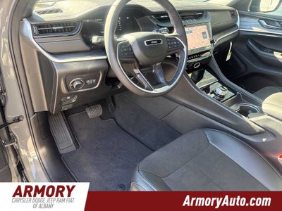 2027 Jeep Grand Cherokee Laredo Altitude
