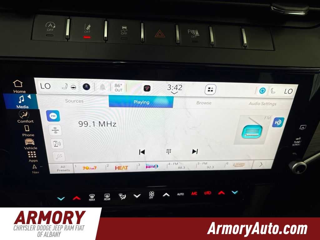 2027 Jeep Grand Cherokee L Laredo Altitude