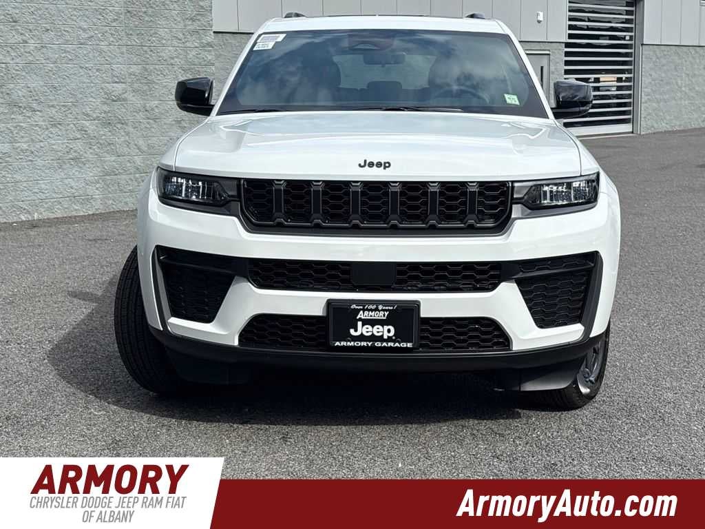 2027 Jeep Grand Cherokee L Laredo Altitude