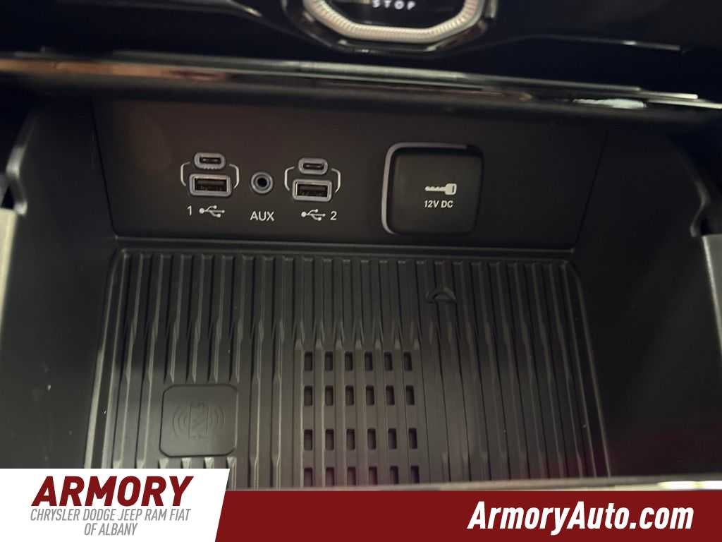 2027 Jeep Grand Cherokee L Laredo Altitude