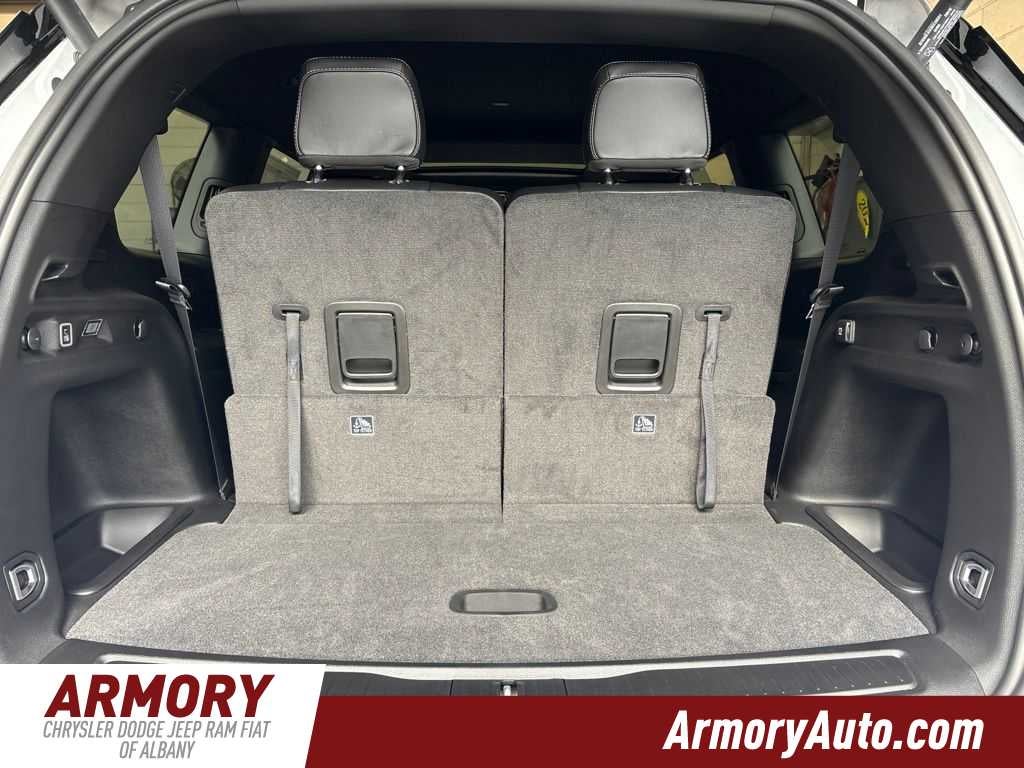 2027 Jeep Grand Cherokee L Laredo Altitude