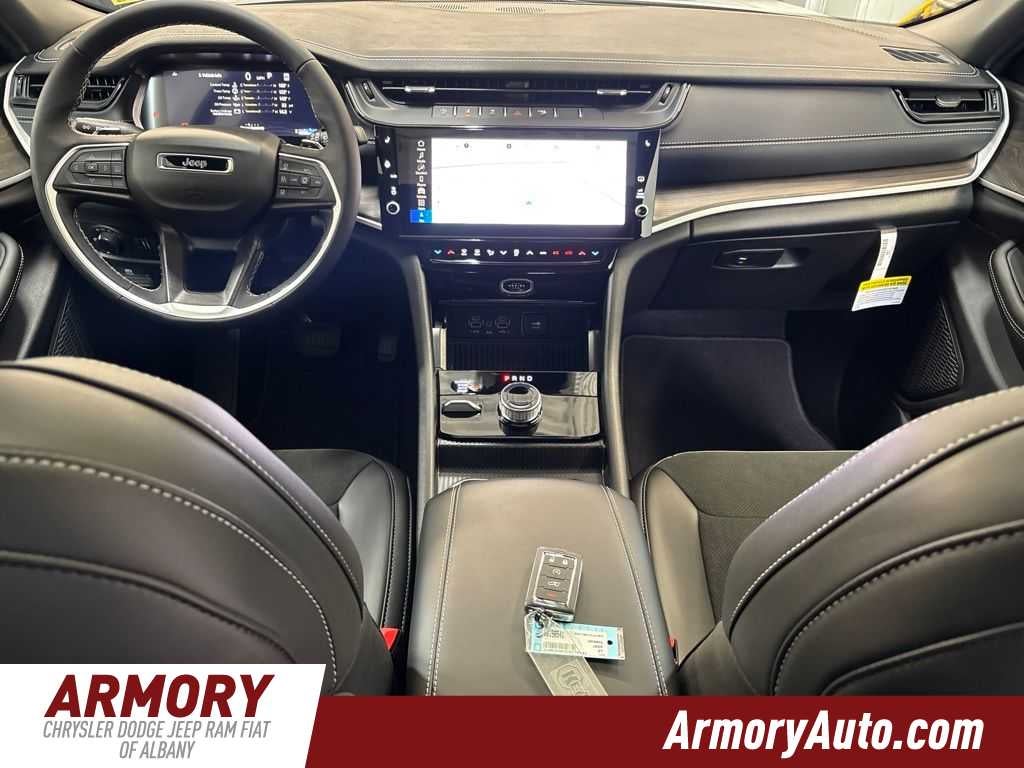 2027 Jeep Grand Cherokee L Laredo Altitude