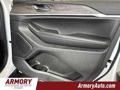 2027 Jeep Grand Cherokee L Laredo Altitude
