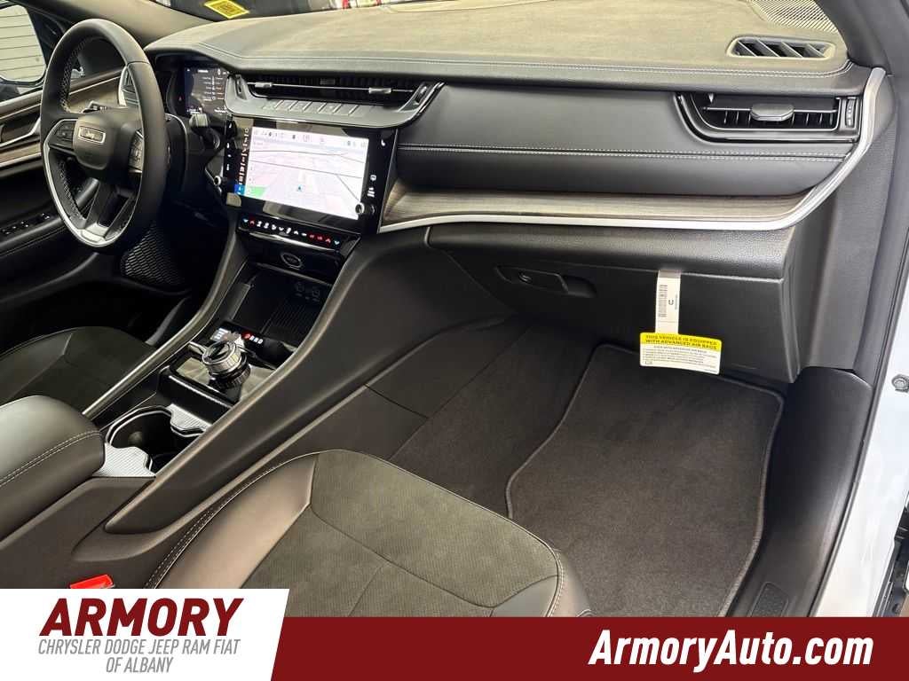 2027 Jeep Grand Cherokee L Laredo Altitude