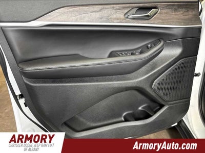 2027 Jeep Grand Cherokee L Laredo Altitude