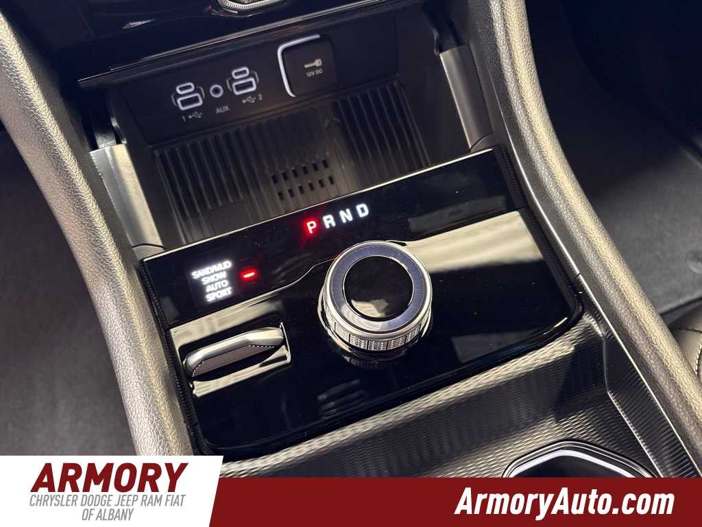2027 Jeep Grand Cherokee Laredo Altitude