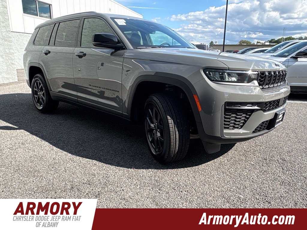 2027 Jeep Grand Cherokee Laredo Altitude