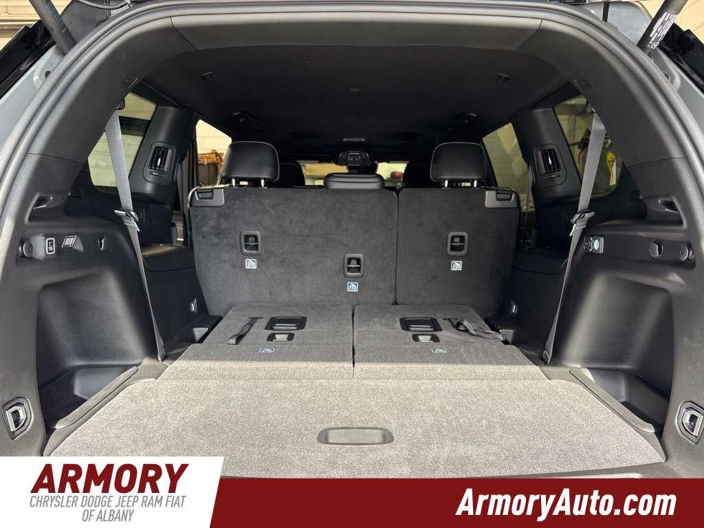 2027 Jeep Grand Cherokee Laredo Altitude