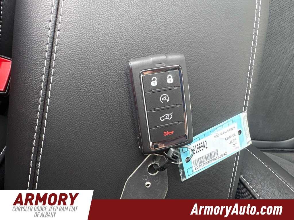 2027 Jeep Grand Cherokee L Laredo Altitude