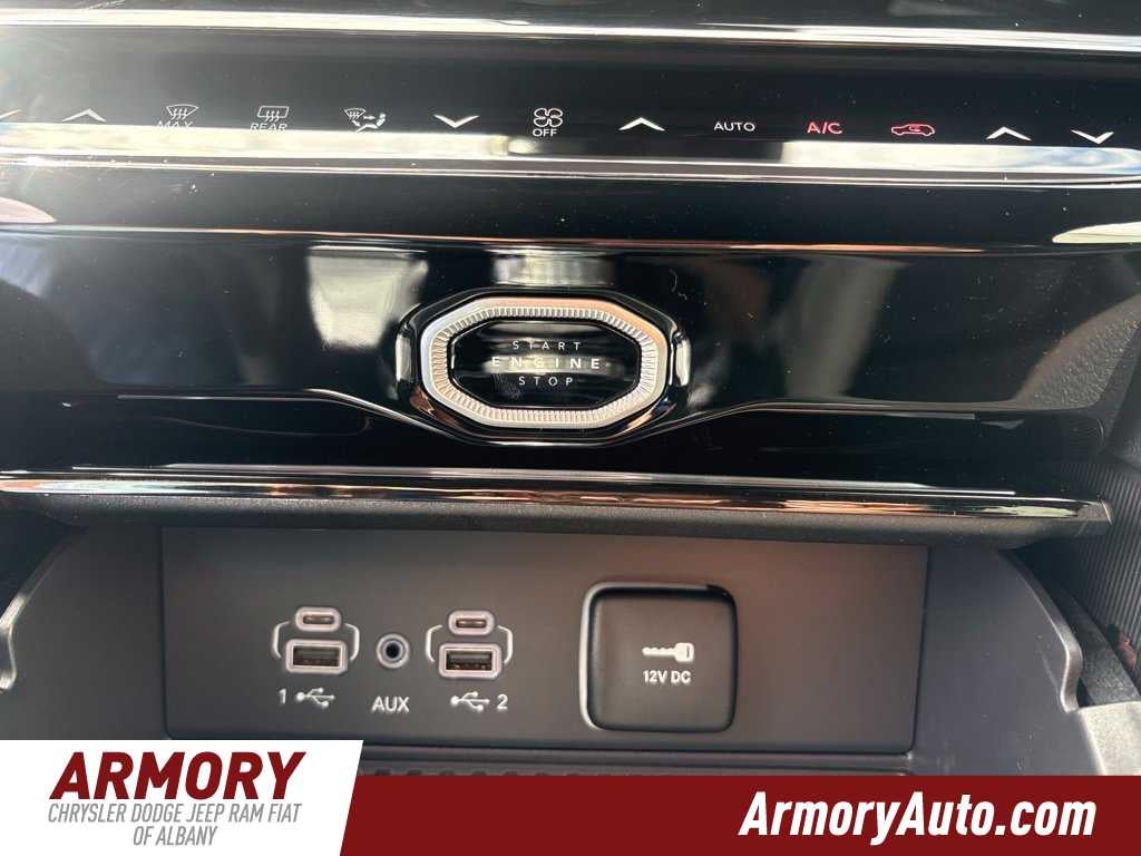 2027 Jeep Grand Cherokee L Laredo Altitude