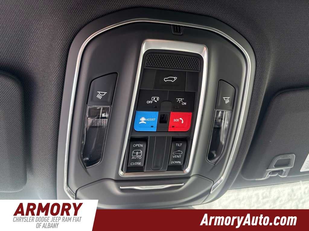 2027 Jeep Grand Cherokee L Laredo Altitude
