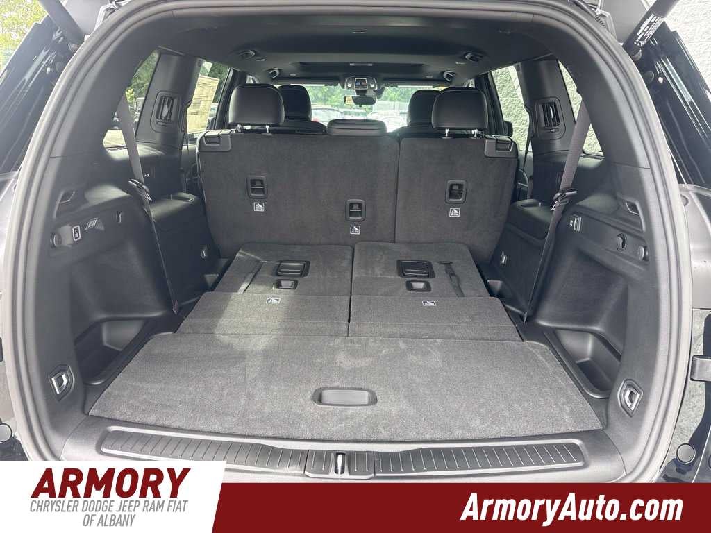 2027 Jeep Grand Cherokee L Laredo Altitude