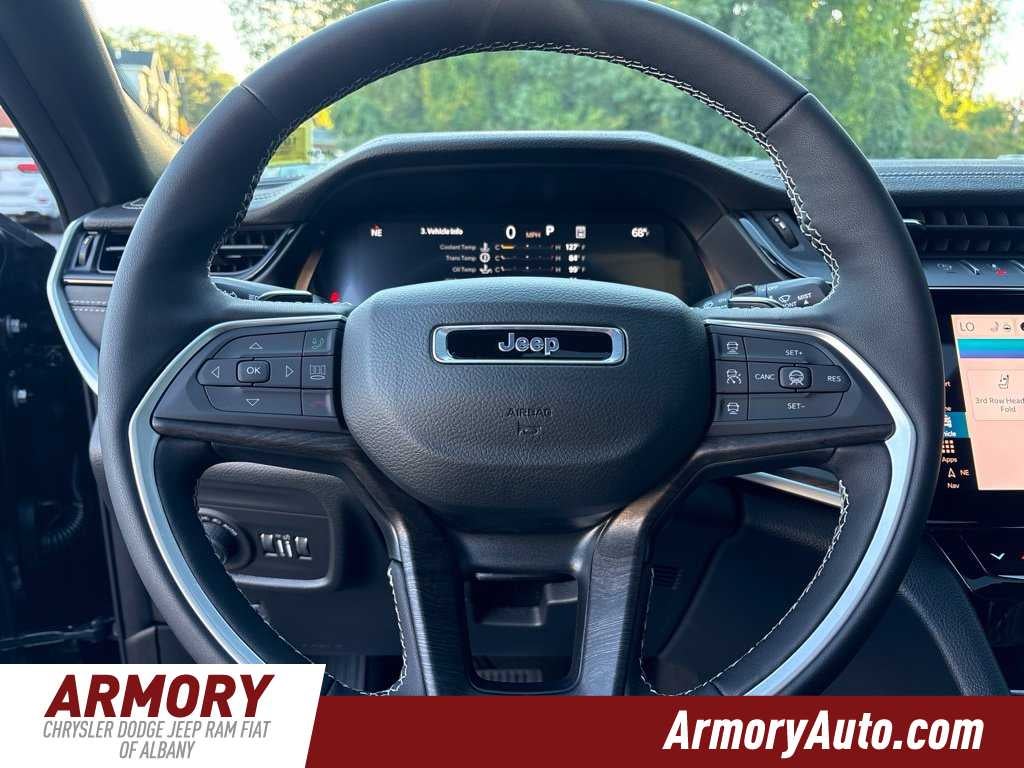 2027 Jeep Grand Cherokee Laredo Altitude