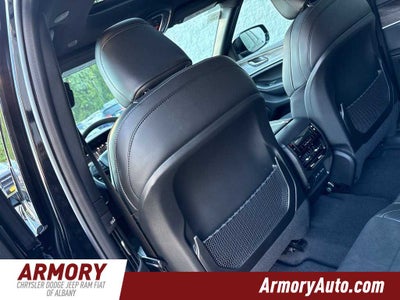 2027 Jeep Grand Cherokee Laredo Altitude