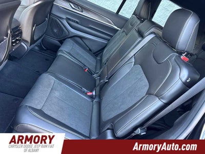 2027 Jeep Grand Cherokee Laredo Altitude
