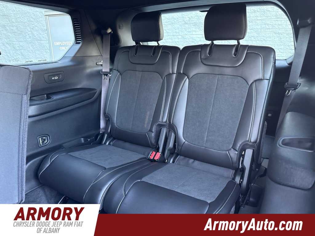 2027 Jeep Grand Cherokee Laredo Altitude
