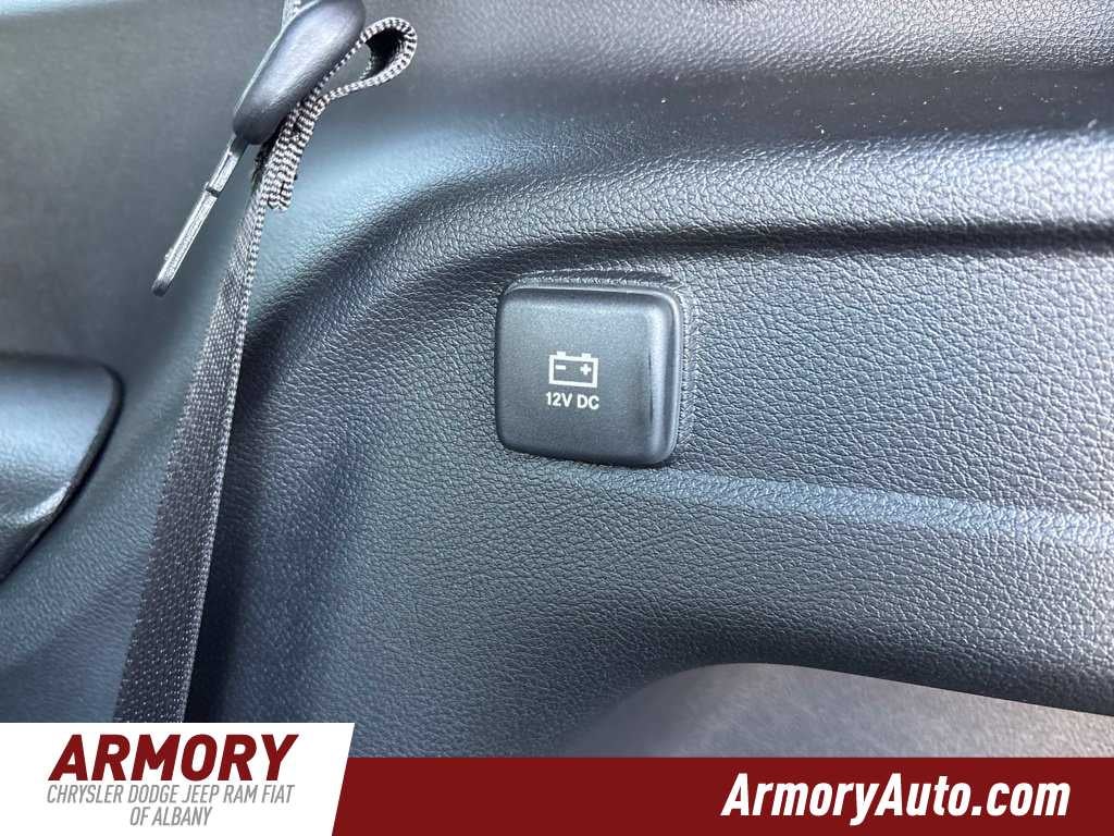 2027 Jeep Grand Cherokee Laredo Altitude
