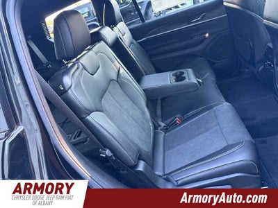 2027 Jeep Grand Cherokee Laredo Altitude