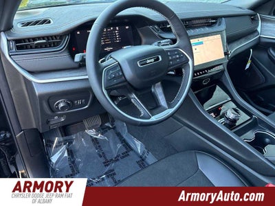 2027 Jeep Grand Cherokee Laredo Altitude