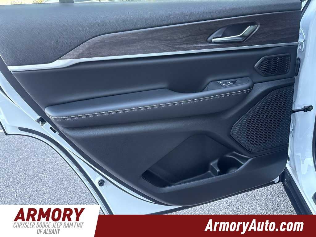 2027 Jeep Grand Cherokee Limited