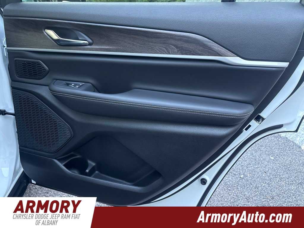 2027 Jeep Grand Cherokee Limited