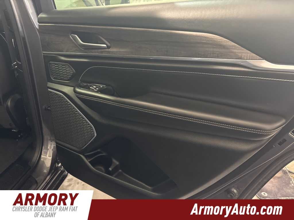 2023 Jeep Grand Cherokee L Overland