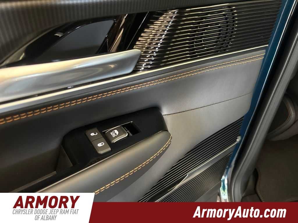 2026 Jeep Grand Wagoneer Summit Reserve