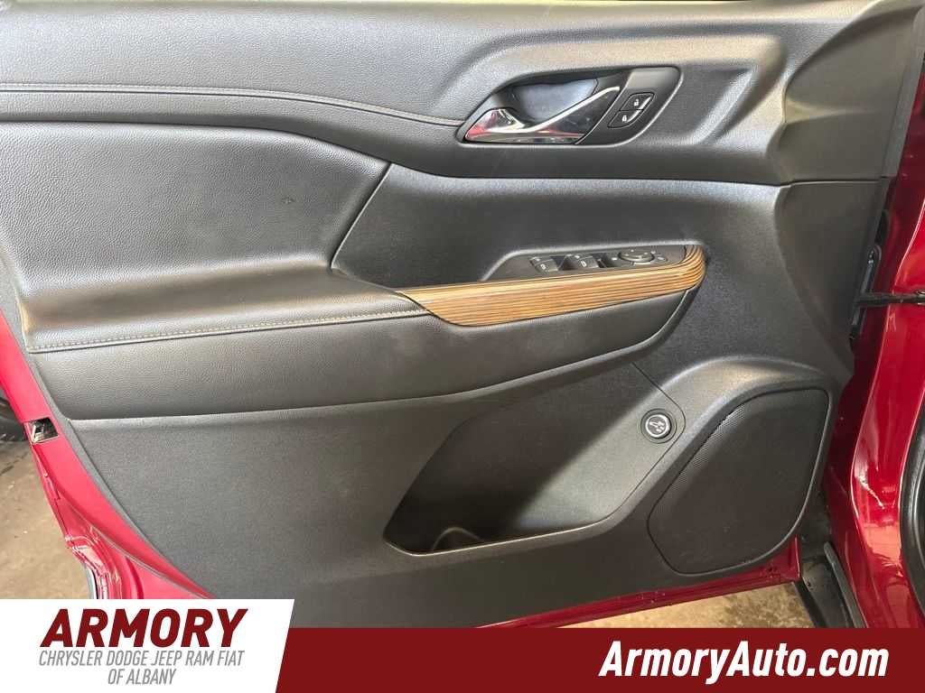 2020 GMC Acadia SLE